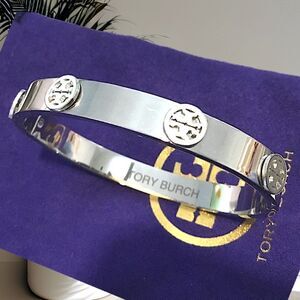 TORY BURCH STUDDED DOUBLE T SILVER LOGO BRACELET MILLER STUD HINGE, 9MM